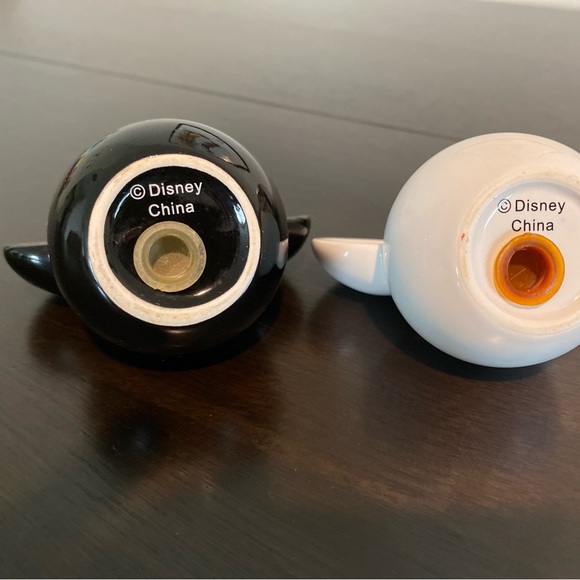 Disney Mickey Head Salt and Pepper shaker set - Picture 3 of 4